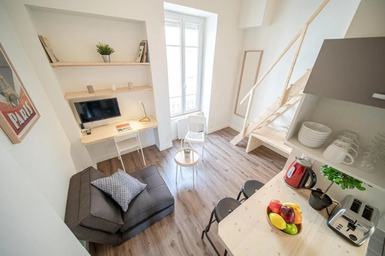 La Maison Gratte Ciel-Appartement Paris-Jardin Villeurbanne Apartment